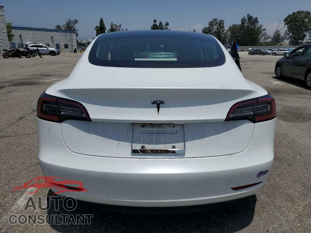 TESLA MODEL 3 2018 - 5YJ3E1EA5JF076838
