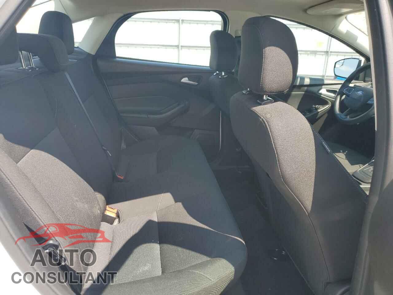 FORD FOCUS 2017 - 1FADP3F26HL309415