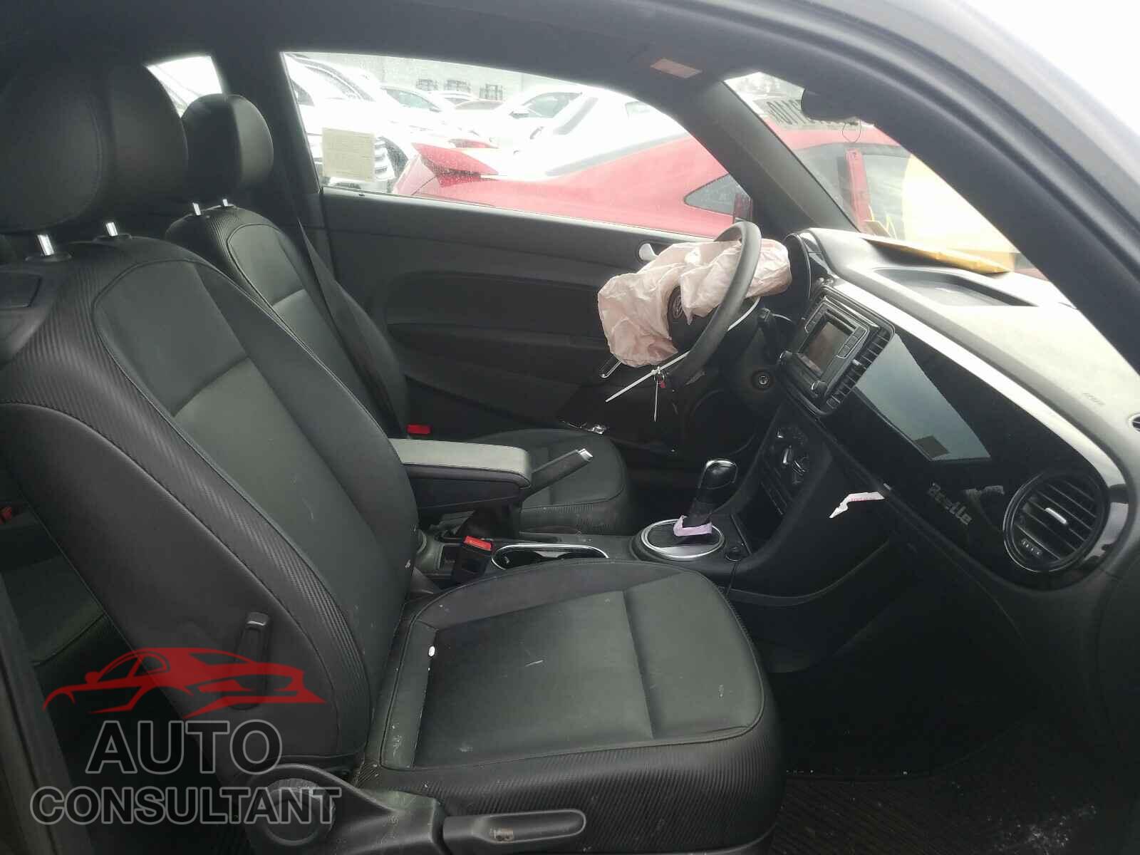 VOLKSWAGEN BEETLE 2016 - 3VWF17AT7GM611706