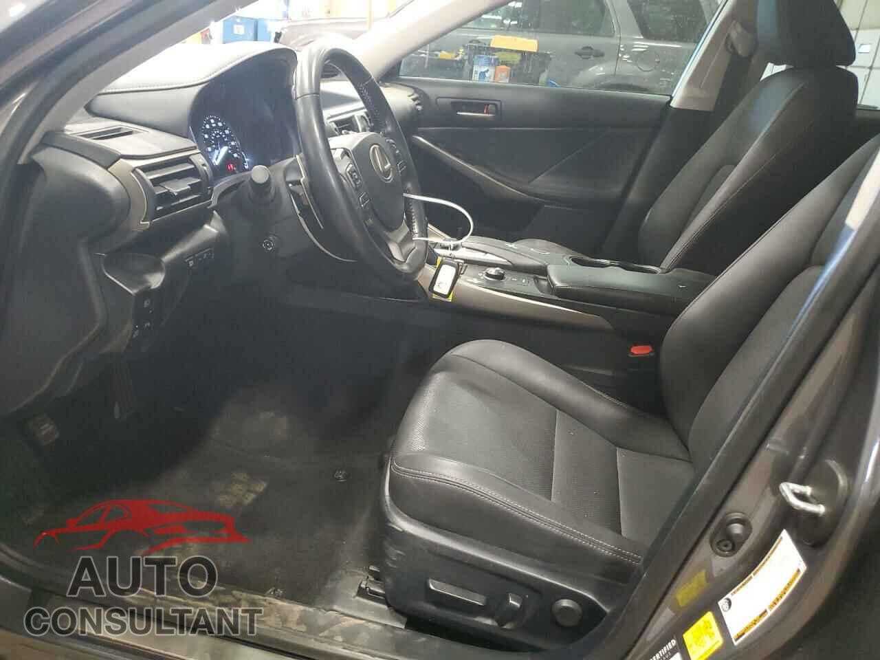 LEXUS IS 2019 - JTHC81D20K5036122