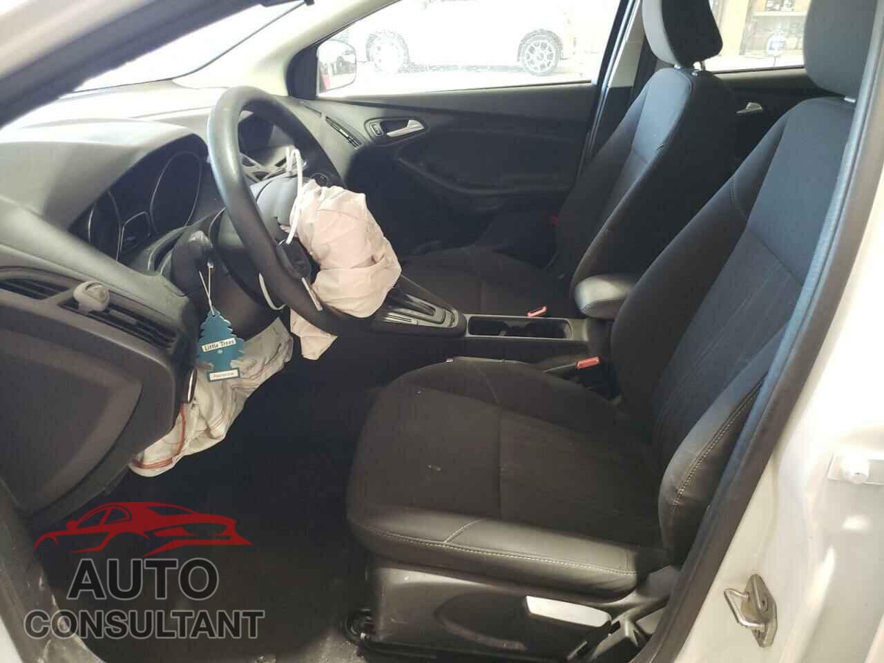 FORD FOCUS 2017 - 1FADP3F27HL334484