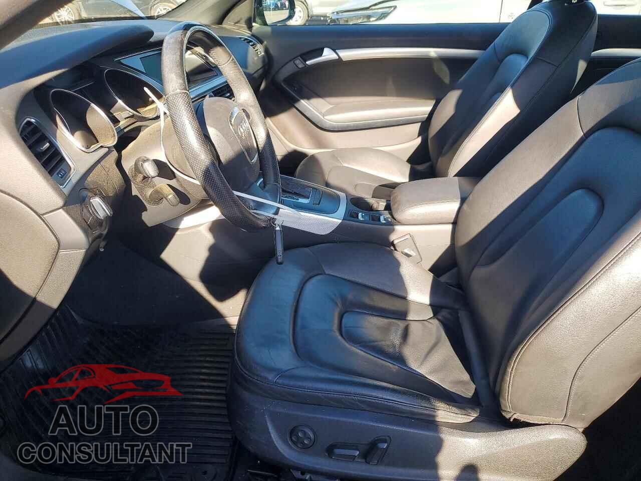 AUDI A5 2011 - WAUCFAFH8BN003875