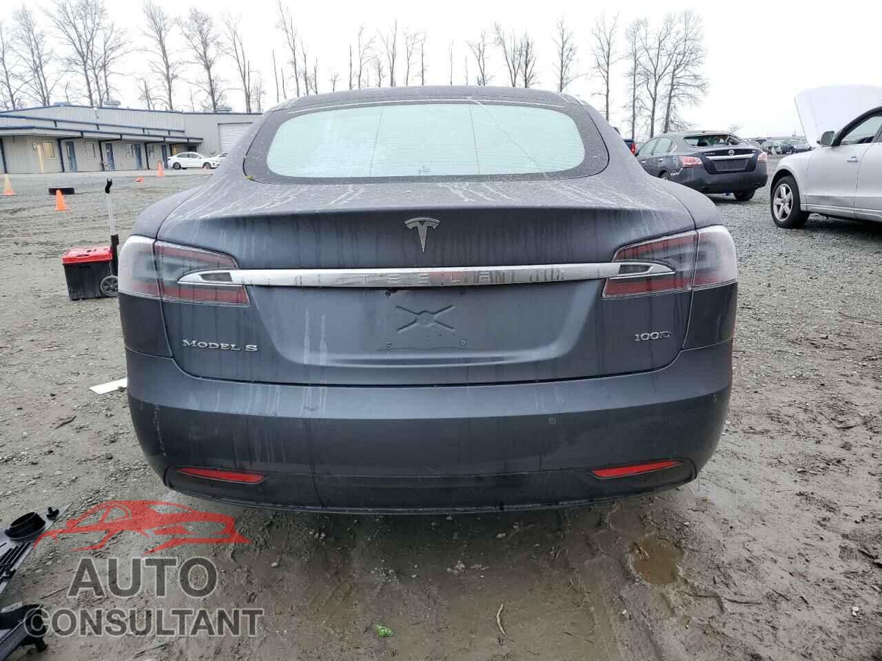 TESLA MODEL S 2018 - 5YJSA1E2XJF267607