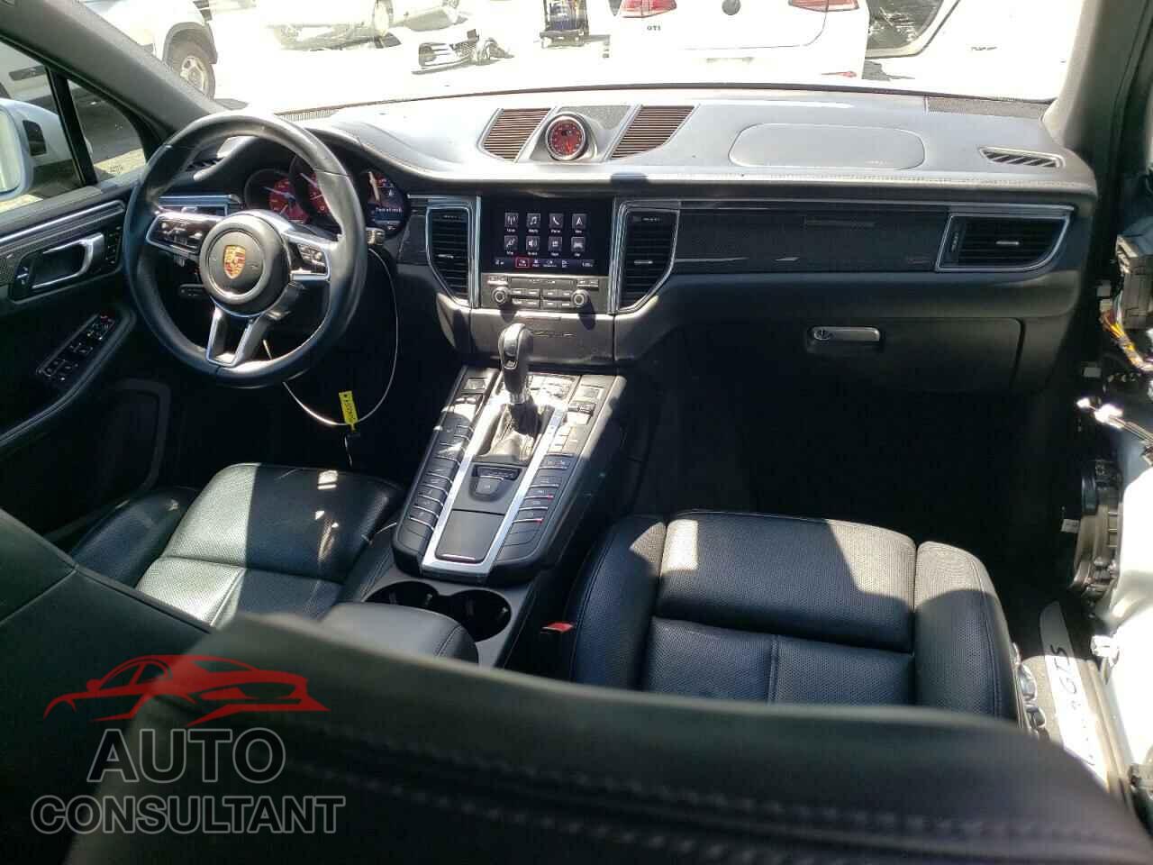 PORSCHE MACAN 2017 - WP1AG2A56HLB56204