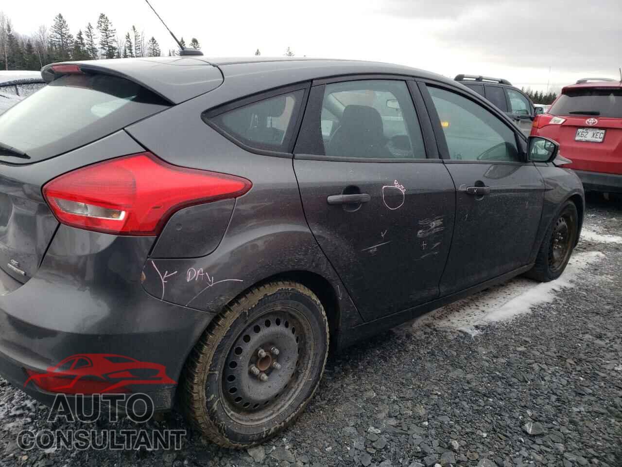 FORD FOCUS 2015 - 1FADP3K25FL211687