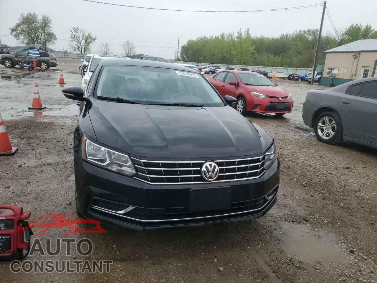 VOLKSWAGEN PASSAT 2017 - 1VWAT7A38HC058944