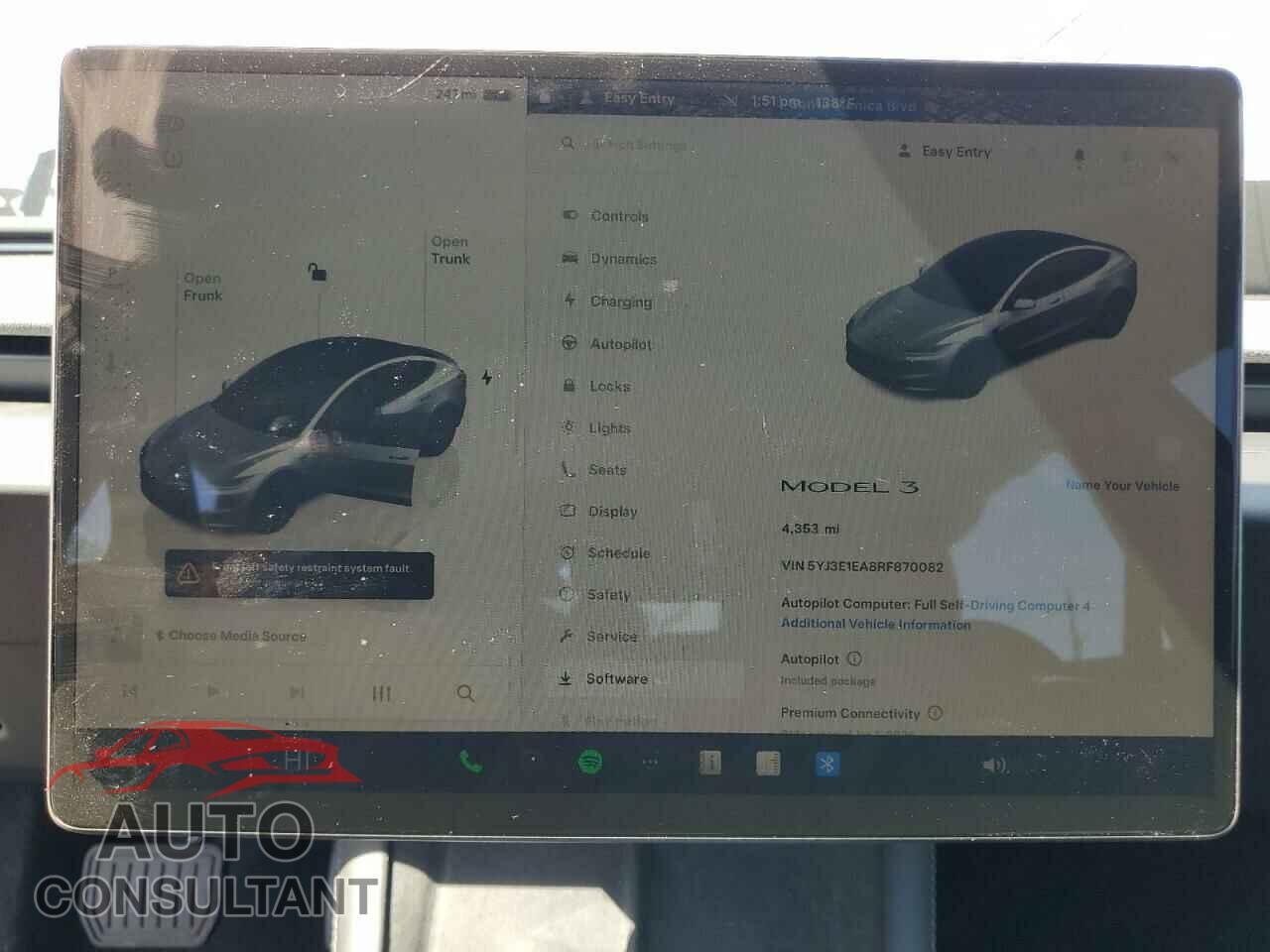 TESLA MODEL 3 2024 - 5YJ3E1EA8RF870082