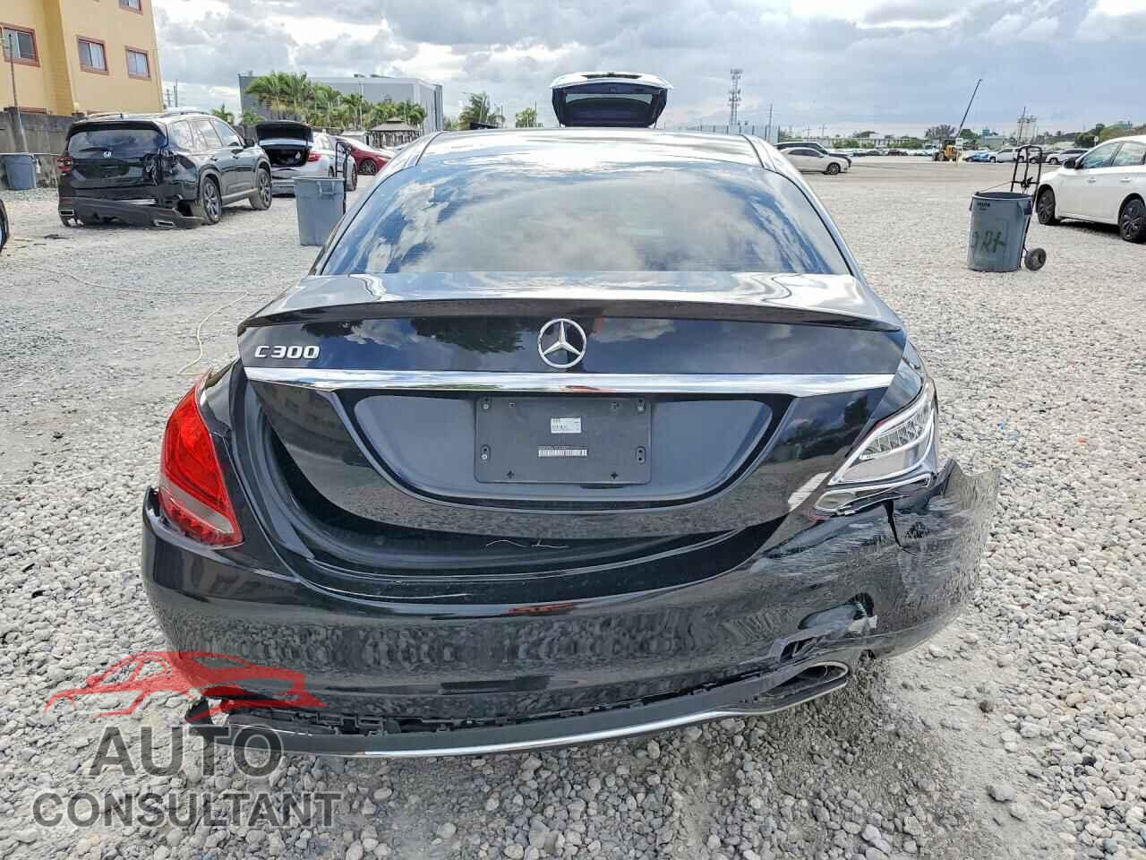 MERCEDES-BENZ C-CLASS 2017 - 55SWF4JB7HU183473