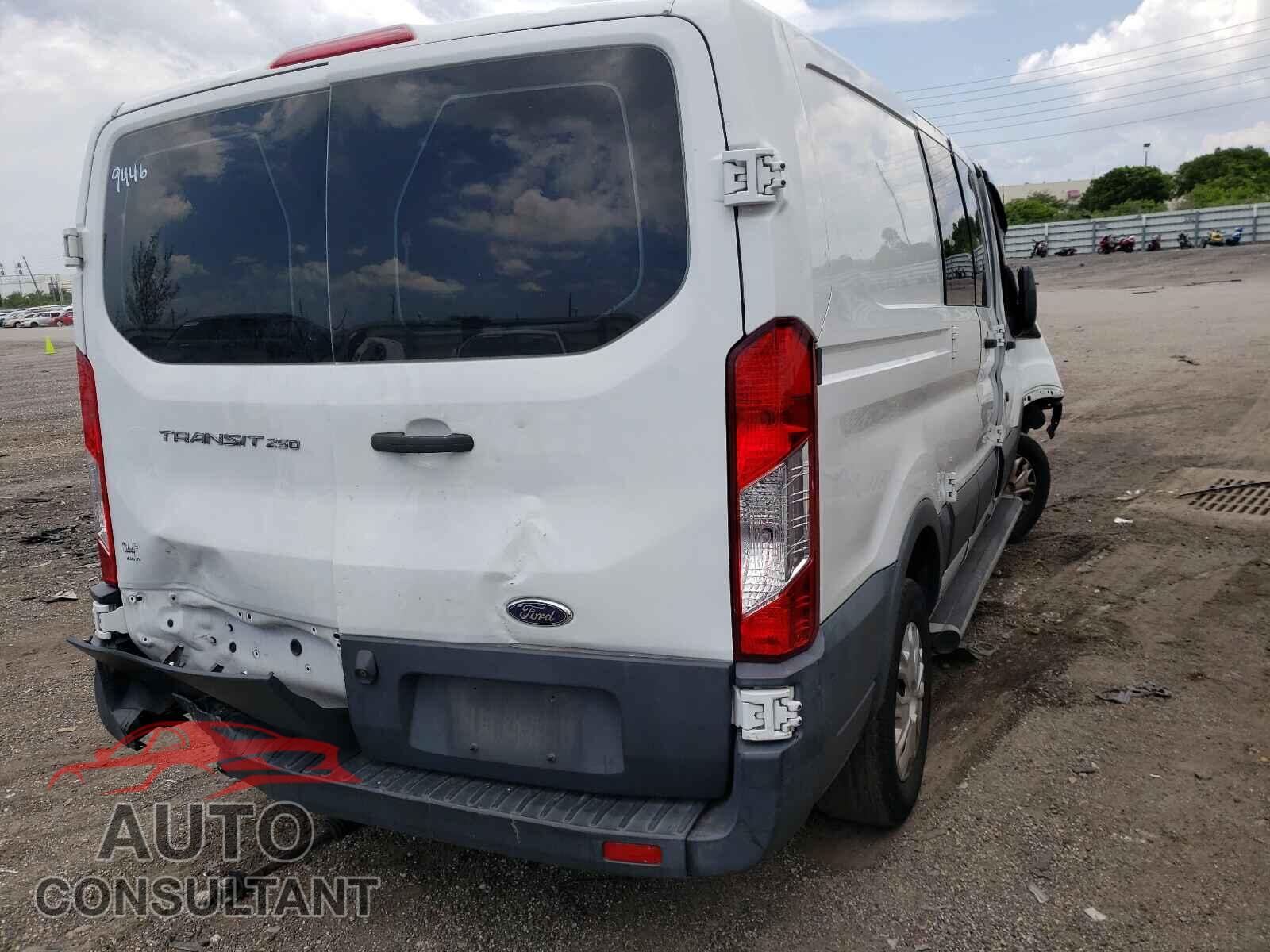 FORD TRANSIT CO 2017 - 1FTYR1ZM3HKB39446