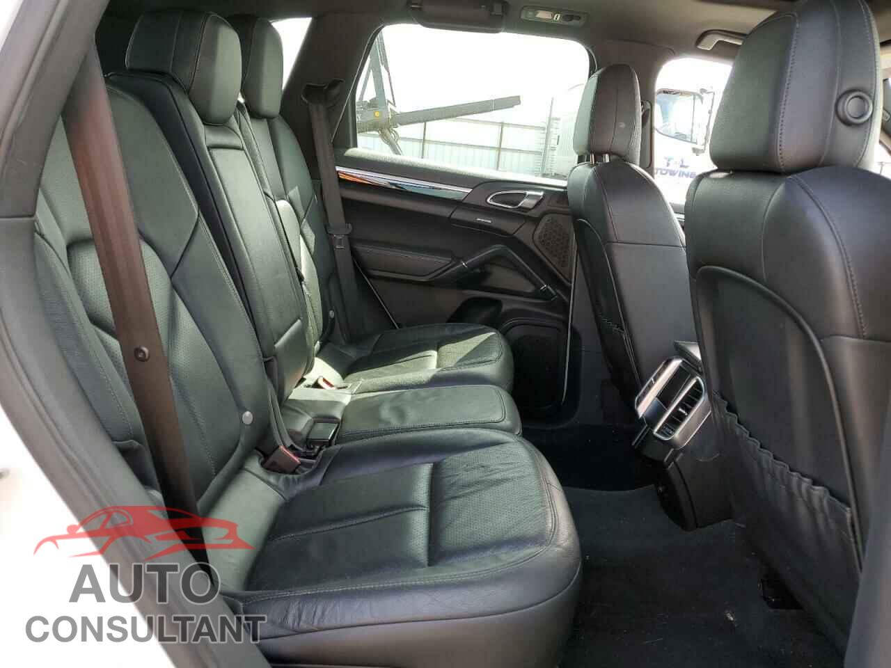 PORSCHE CAYENNE 2013 - WP1AA2A2XDLA04038