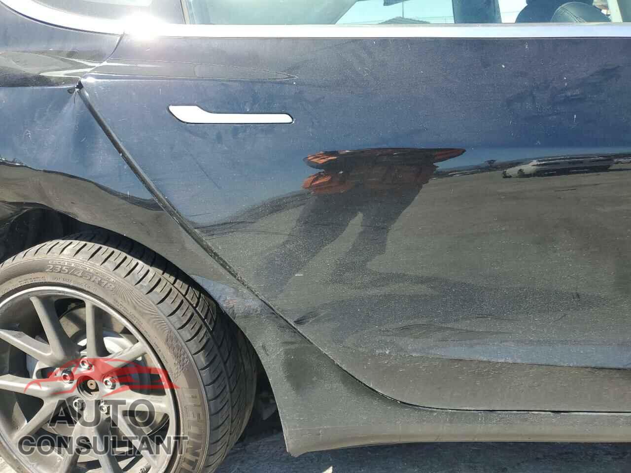TESLA MODEL 3 2018 - 5YJ3E1EA0JF171839