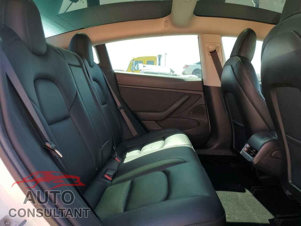 TESLA MODEL 3 2019 - 5YJ3E1EB8KF510969
