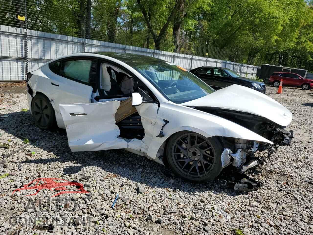 TESLA MODEL 3 2024 - 5YJ3E1EA6RF734033