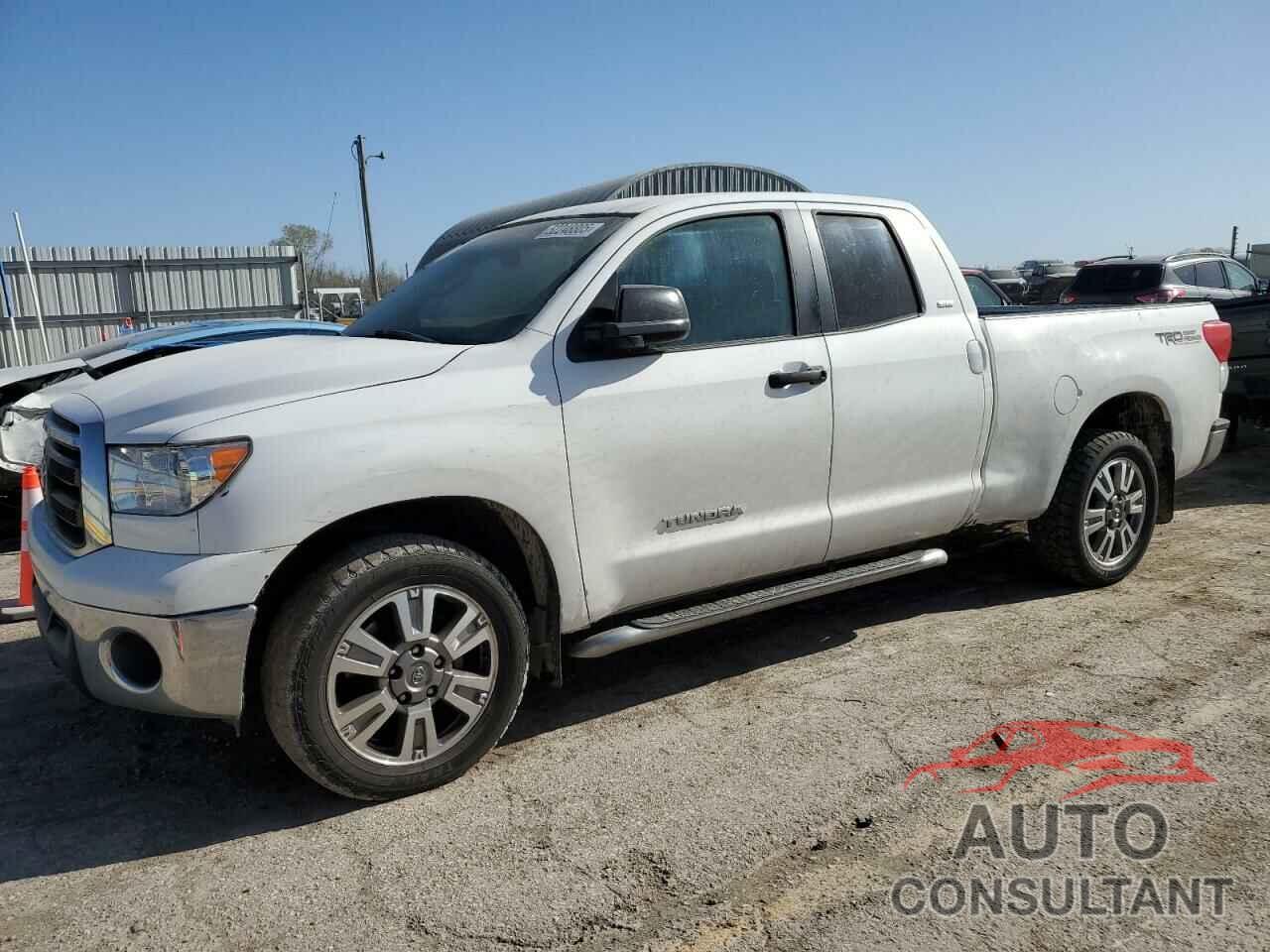 TOYOTA TUNDRA 2011 - 5TFUM5F11BX024854