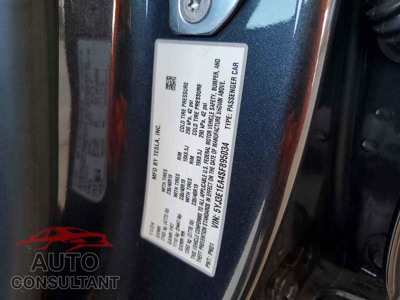 TESLA MODEL 3 2025 - 5YJ3E1EA4SF895034