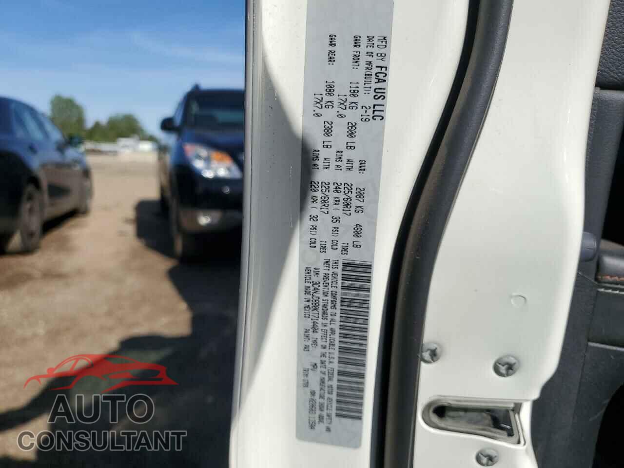 JEEP COMPASS 2019 - 3C4NJDBB0KT714404