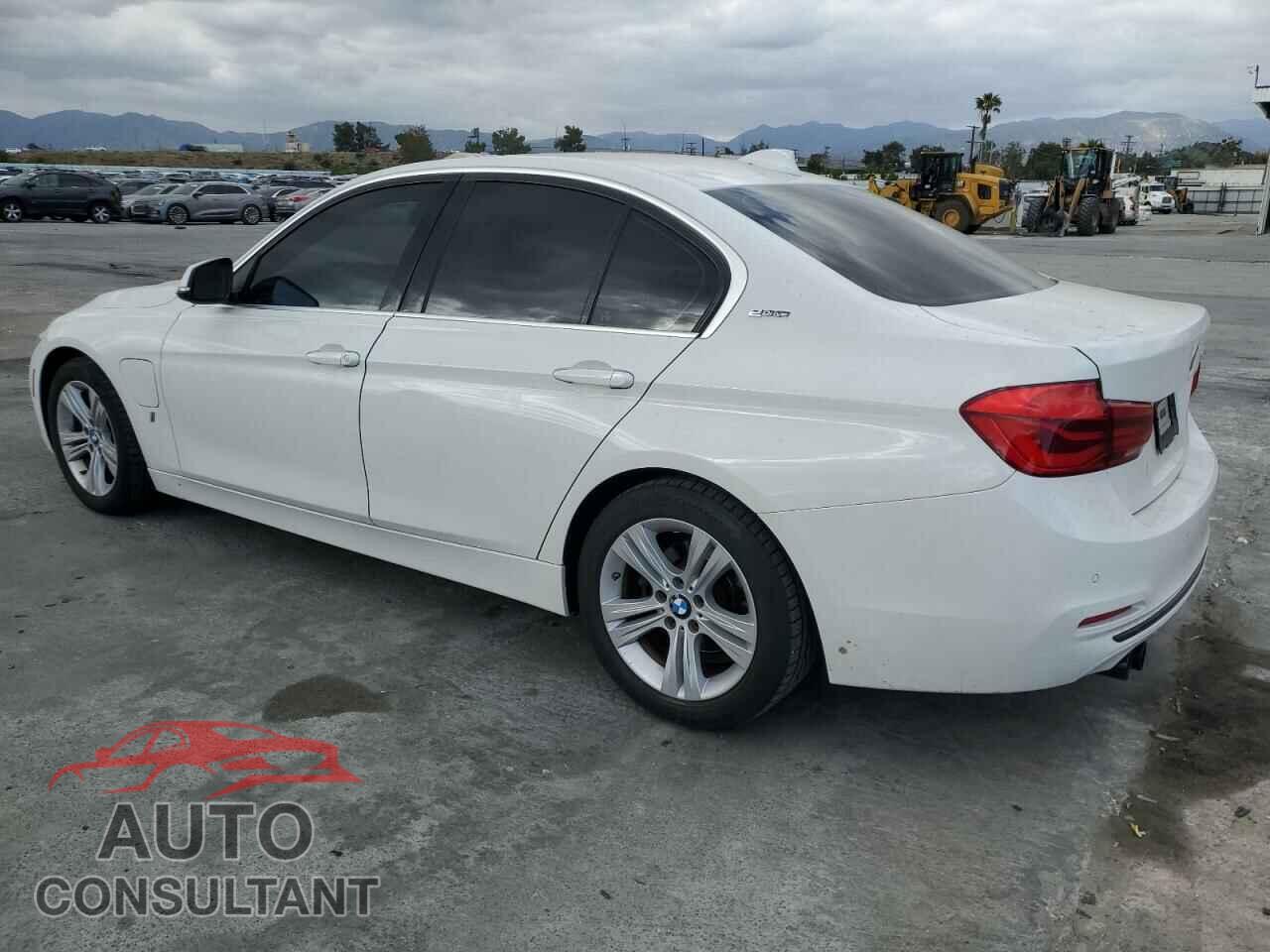 BMW 3 SERIES 2017 - WBA8E1C39HA158887