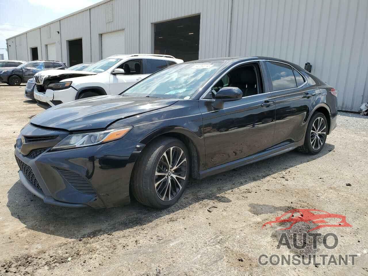 TOYOTA CAMRY 2018 - 4T1B11HK0JU048007