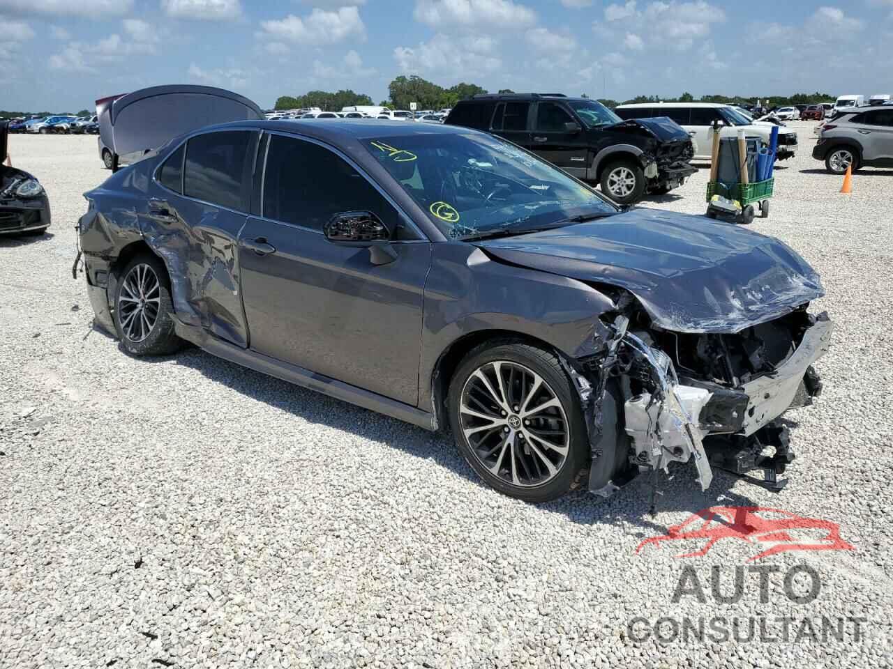 TOYOTA CAMRY 2018 - 4T1B11HK3JU079171