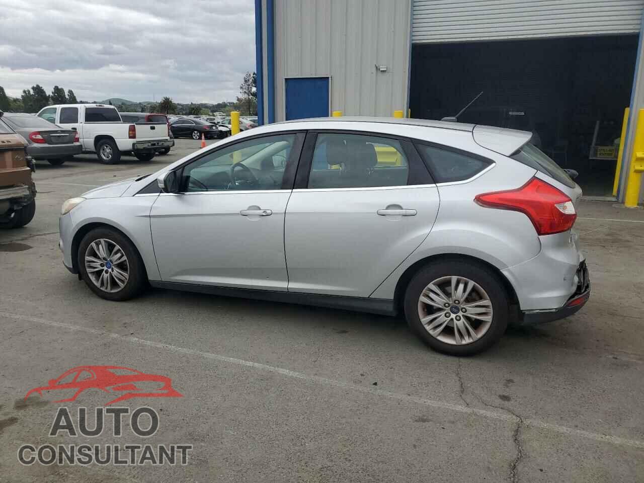 FORD FOCUS 2012 - 1FAHP3M26CL317317