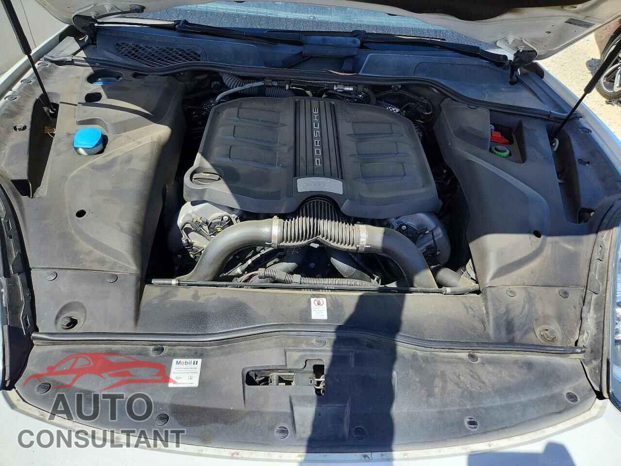 PORSCHE CAYENNE 2017 - WP1AB2A25HLA52601