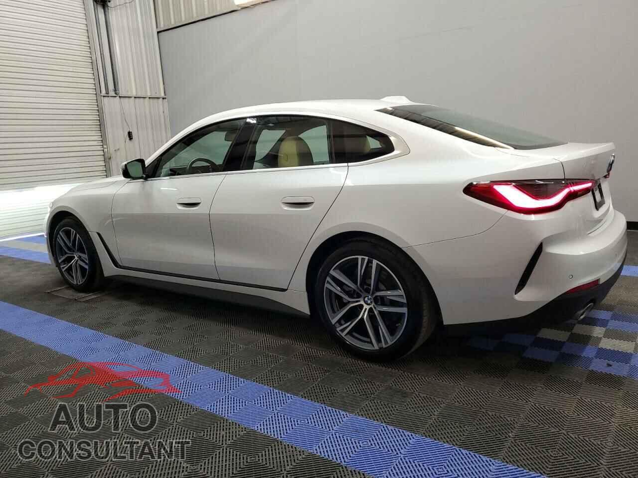 BMW 4 SERIES 2024 - WBA63AV07RFR54171