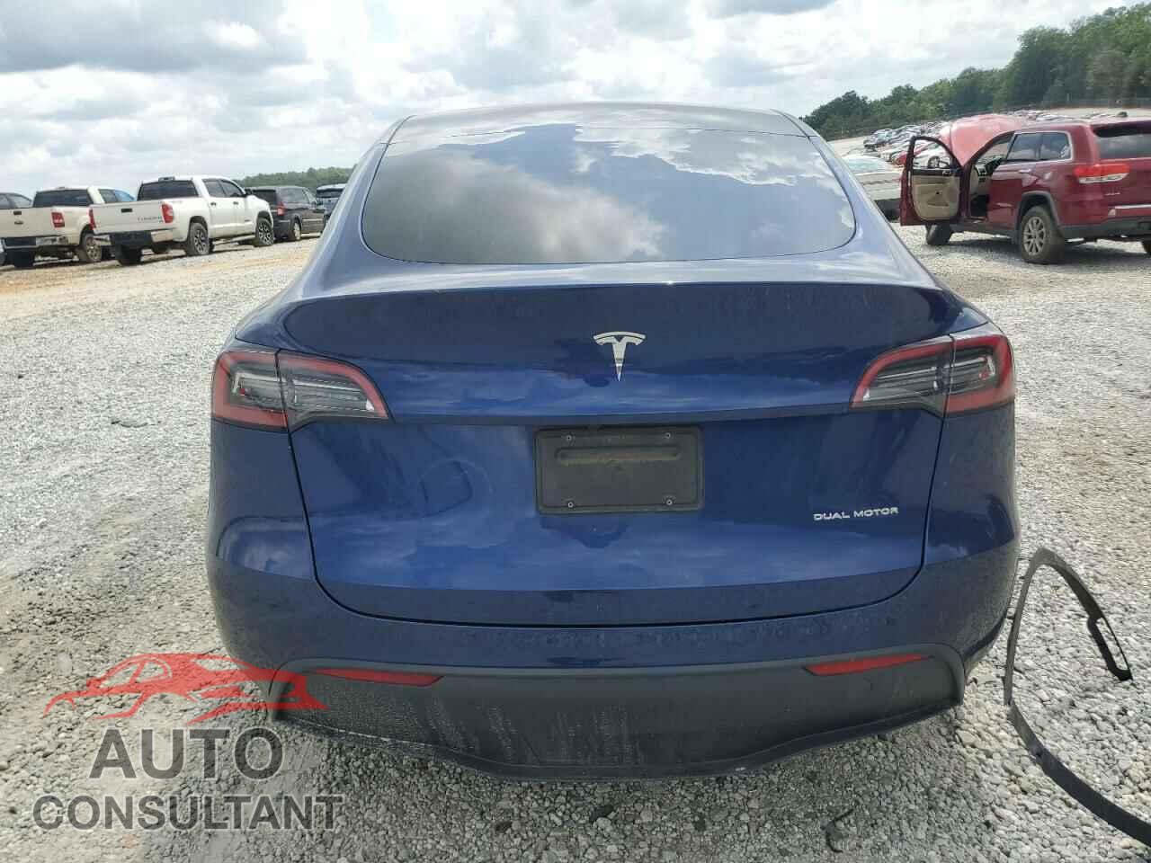 TESLA MODEL Y 2021 - 5YJYGAEE4MF311706