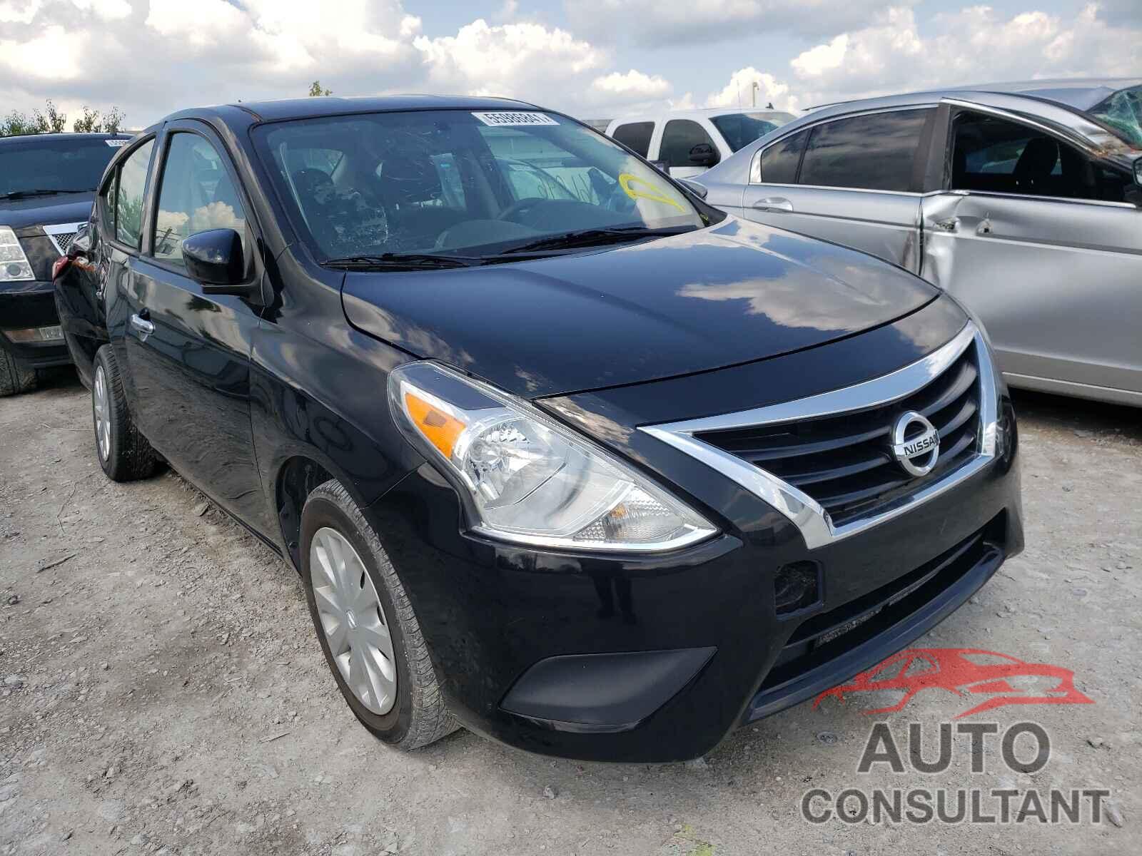 NISSAN VERSA 2018 - 3N1CN7APXJL816188