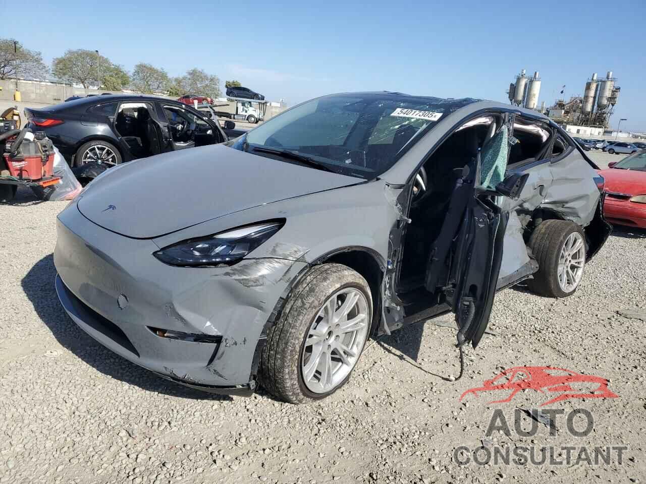 TESLA MODEL Y 2024 - 7SAYGDEE1RA245642