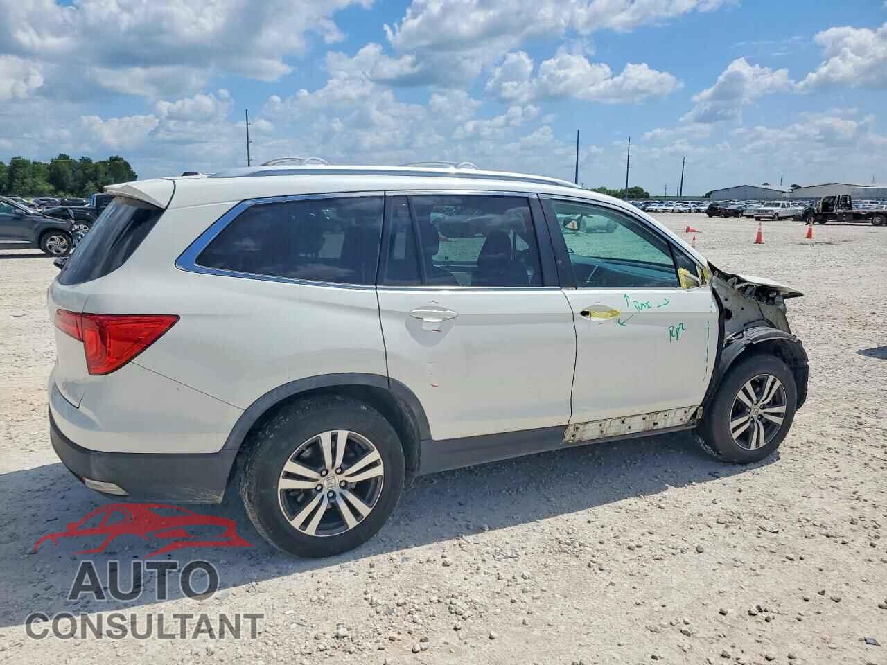 HONDA PILOT 2017 - 5FNYF5H53HB025664