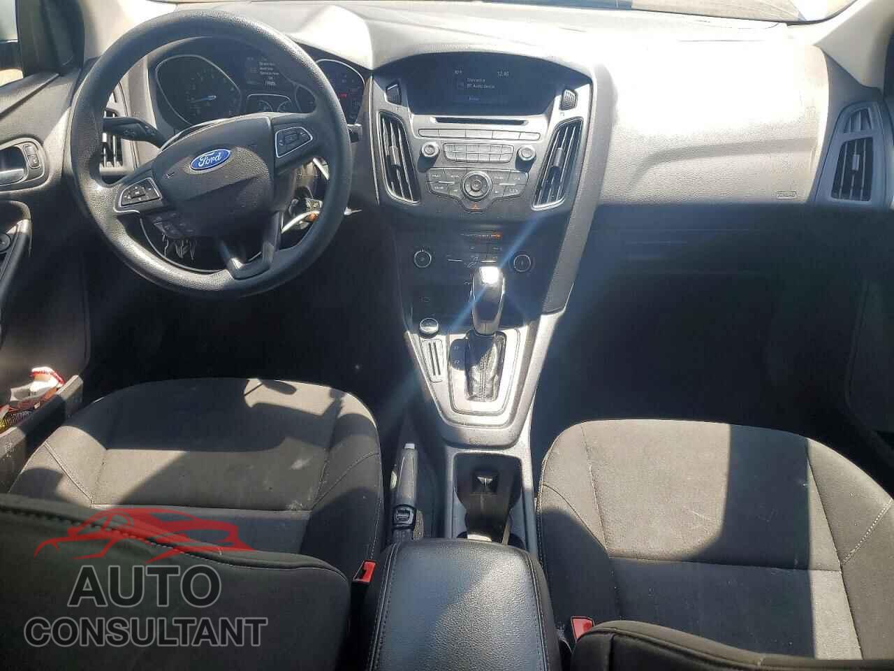FORD FOCUS 2015 - 1FADP3F29FL205613