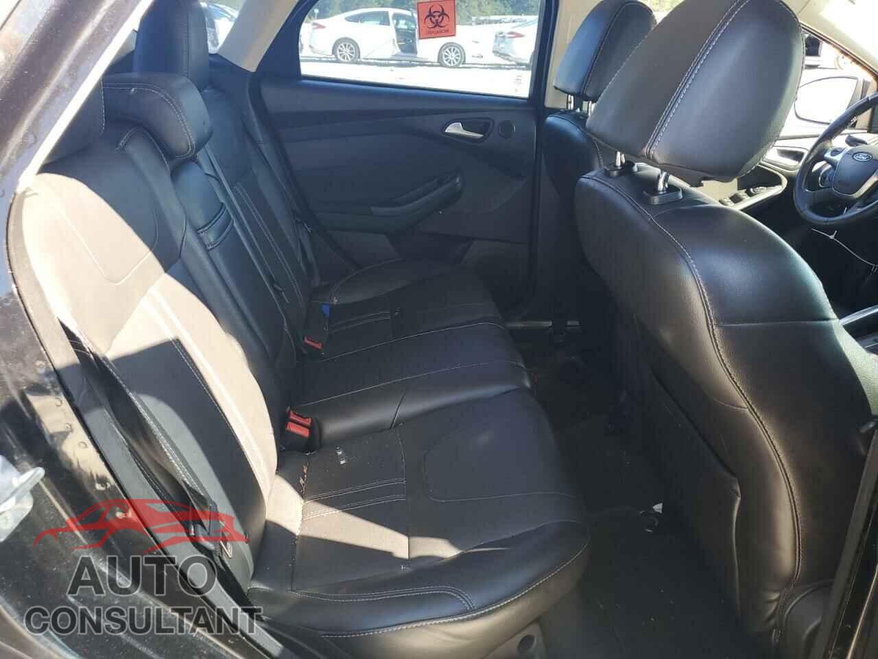 FORD FOCUS 2012 - 1FAHP3N22CL451837