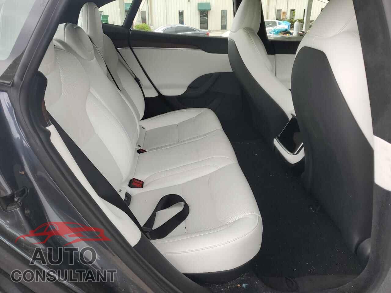 TESLA MODEL S 2023 - 5YJSA1E53PF513366