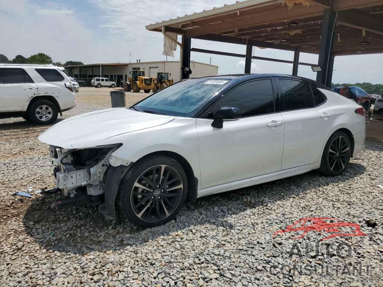 TOYOTA CAMRY 2018 - 4T1B61HK2JU080300