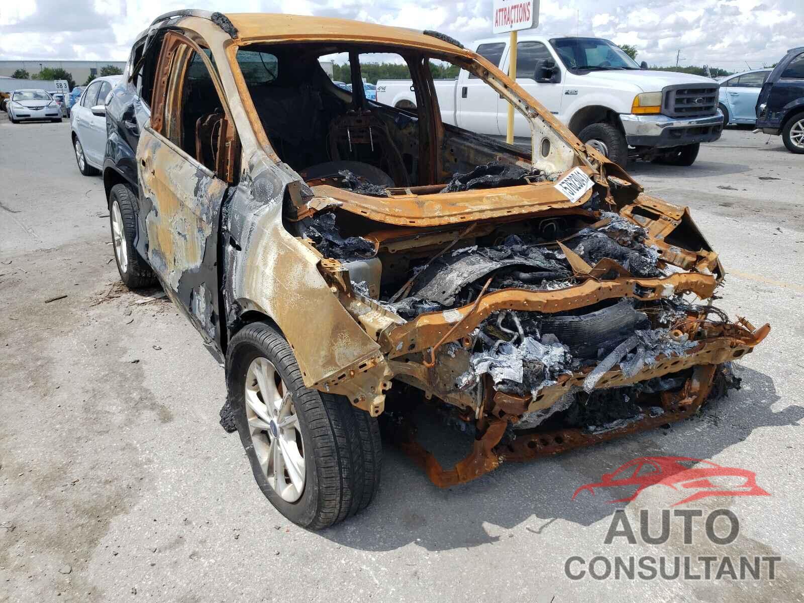 FORD ESCAPE 2018 - 1FMCU0GD2JUC11488