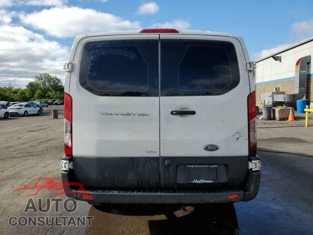 FORD TRANSIT 2018 - 1FTYR1ZM1JKA58709
