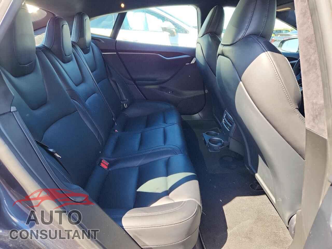 TESLA MODEL S 2020 - 5YJSA1E24LF399846