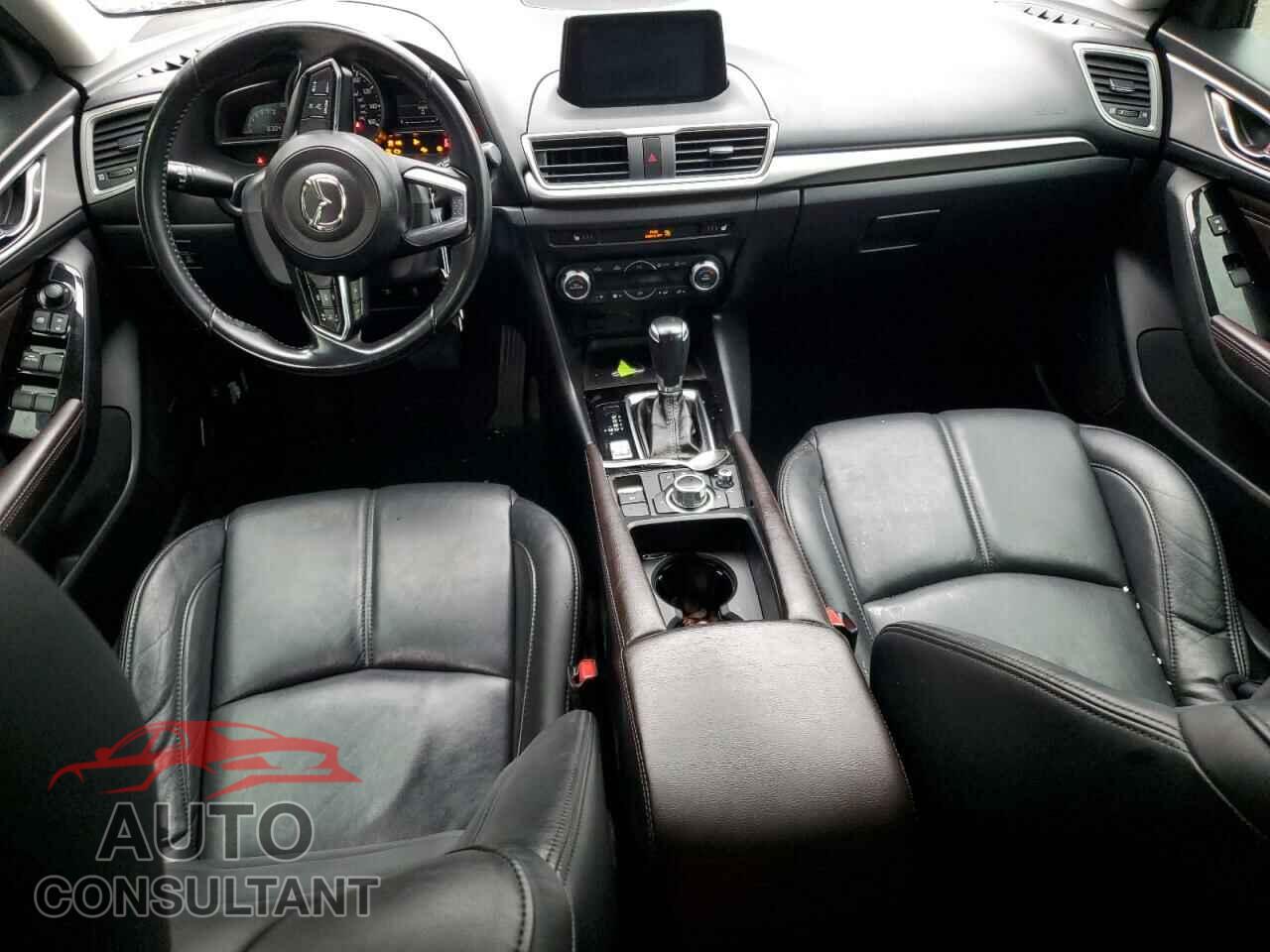 MAZDA 3 2018 - 3MZBN1V37JM263892