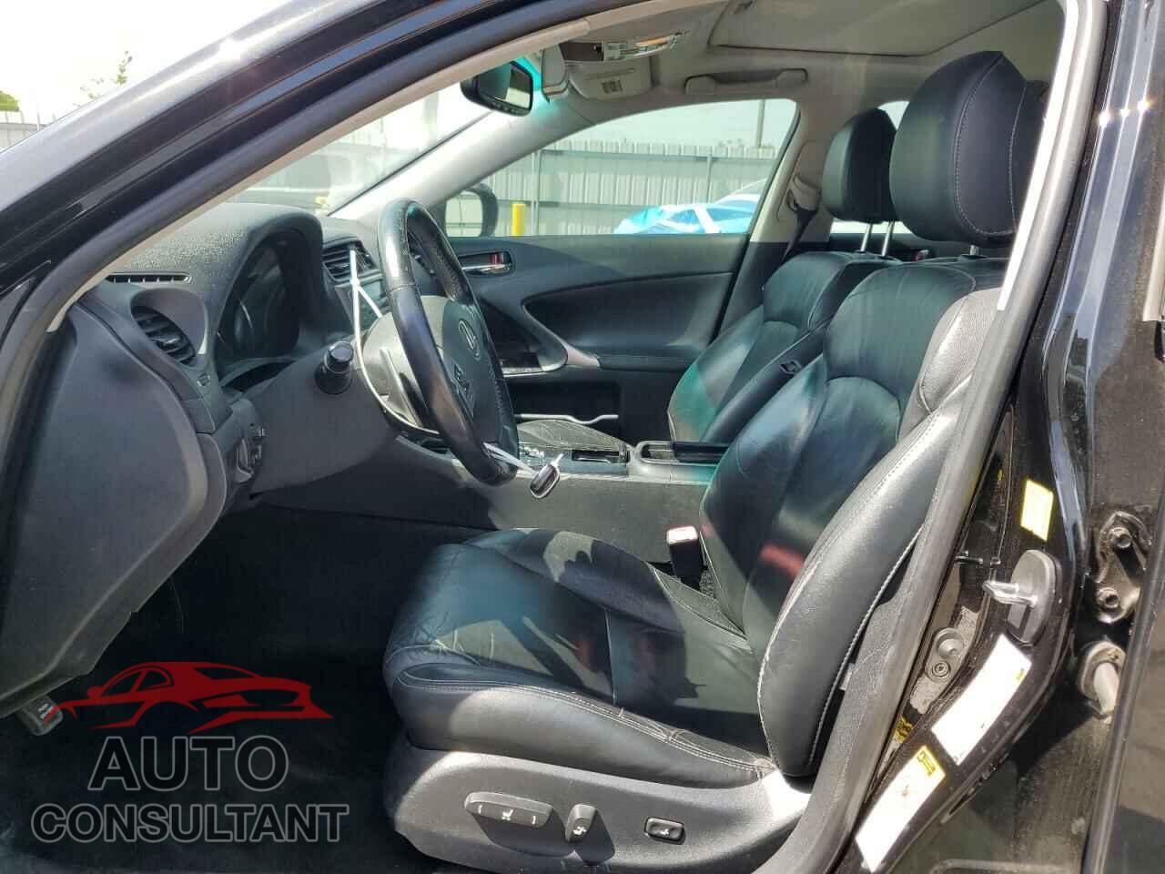 LEXUS IS 2011 - JTHBF5C28B5142120