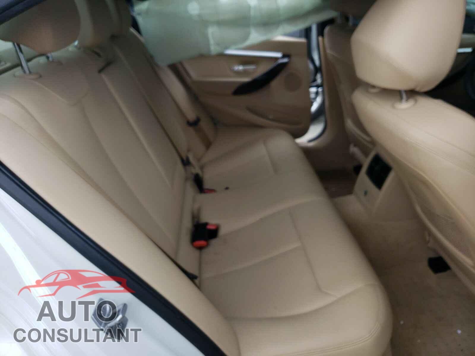 BMW 3 SERIES 2016 - WBA8E9G57GNU28457