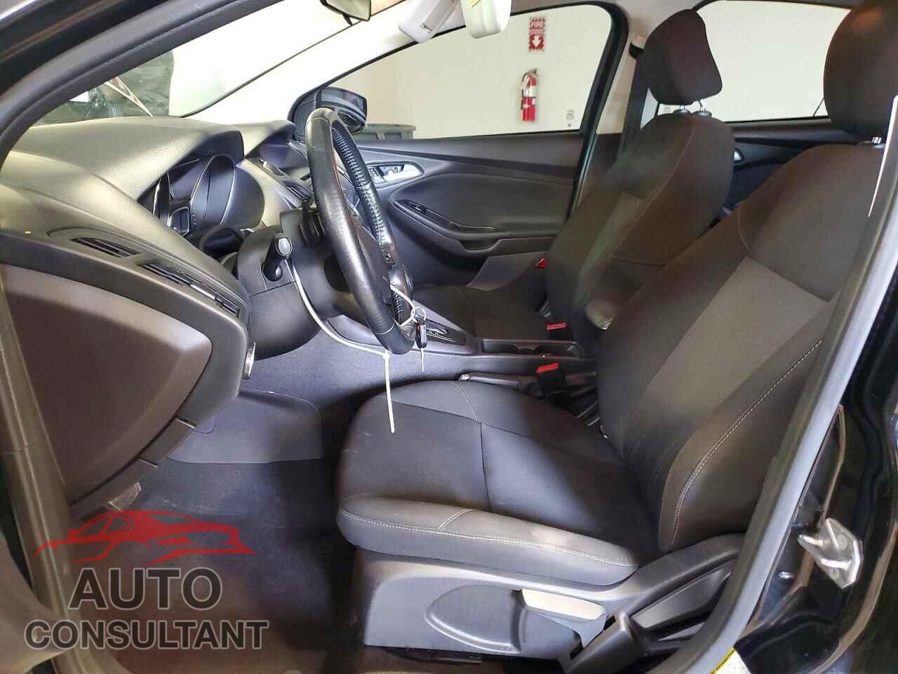 FORD FOCUS 2015 - 1FADP3K27FL215966