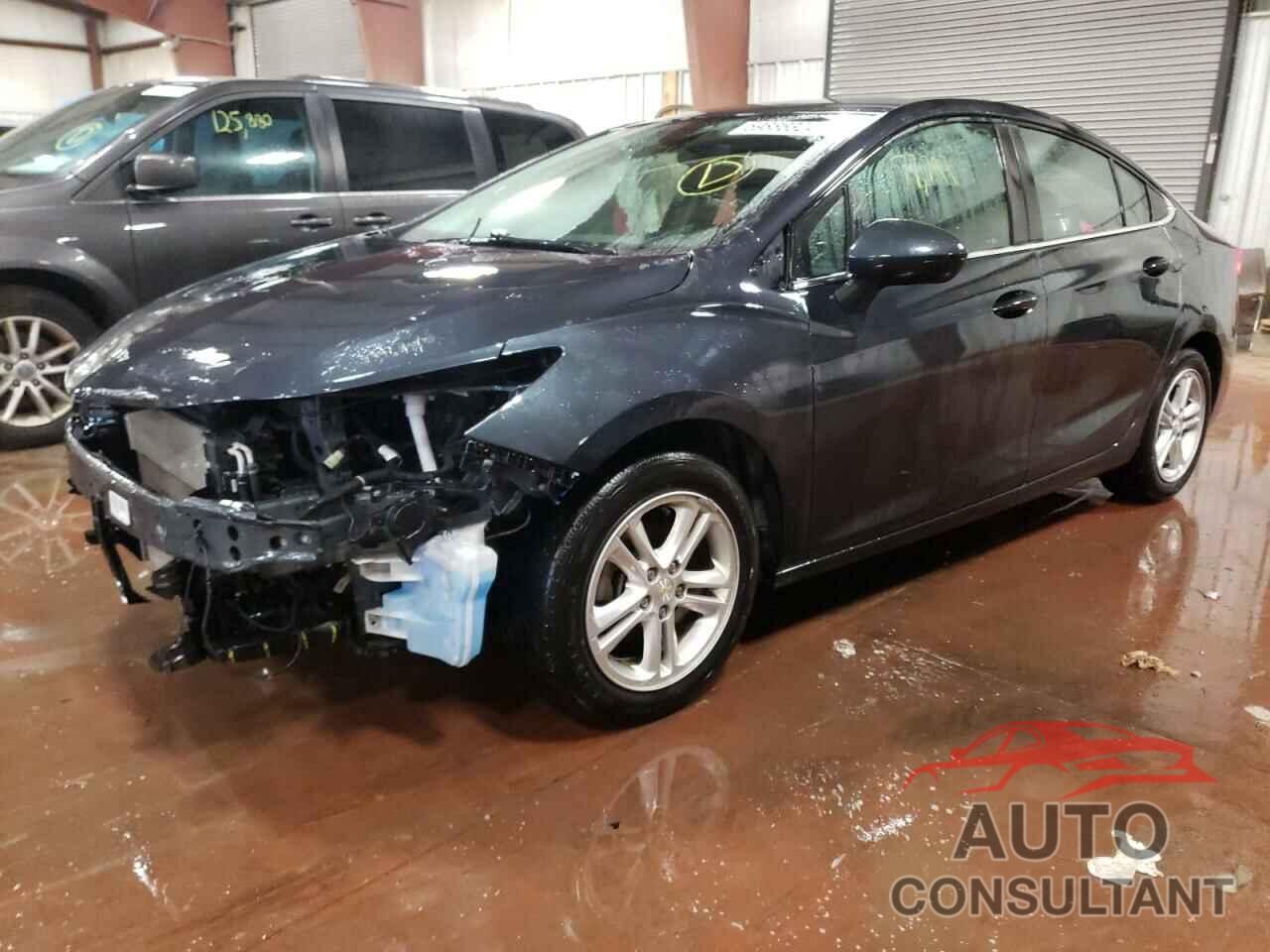 CHEVROLET CRUZE 2018 - 1G1BE5SM5J7208531