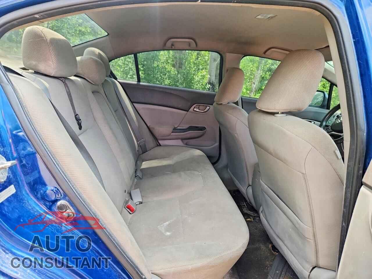 HONDA CIVIC 2012 - 2HGFB2F47CH018247