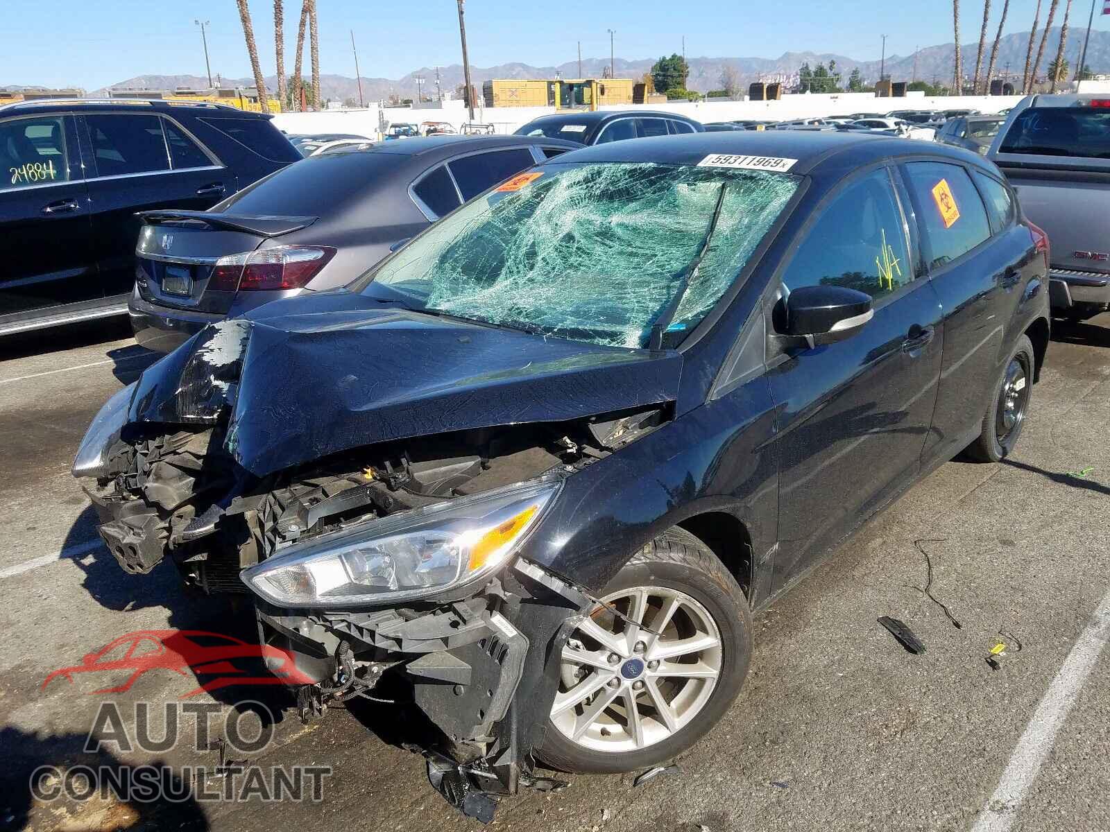 FORD FOCUS 2017 - 1FADP3K26HL223916
