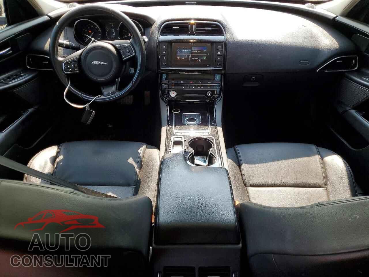 JAGUAR XE 2017 - SAJAR4BG7HA960130