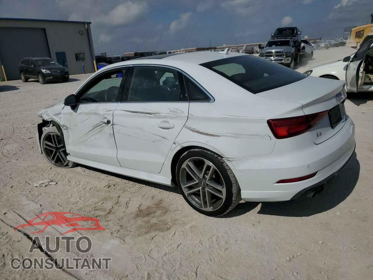 AUDI A3 2018 - WAUGUGFF6J1015585