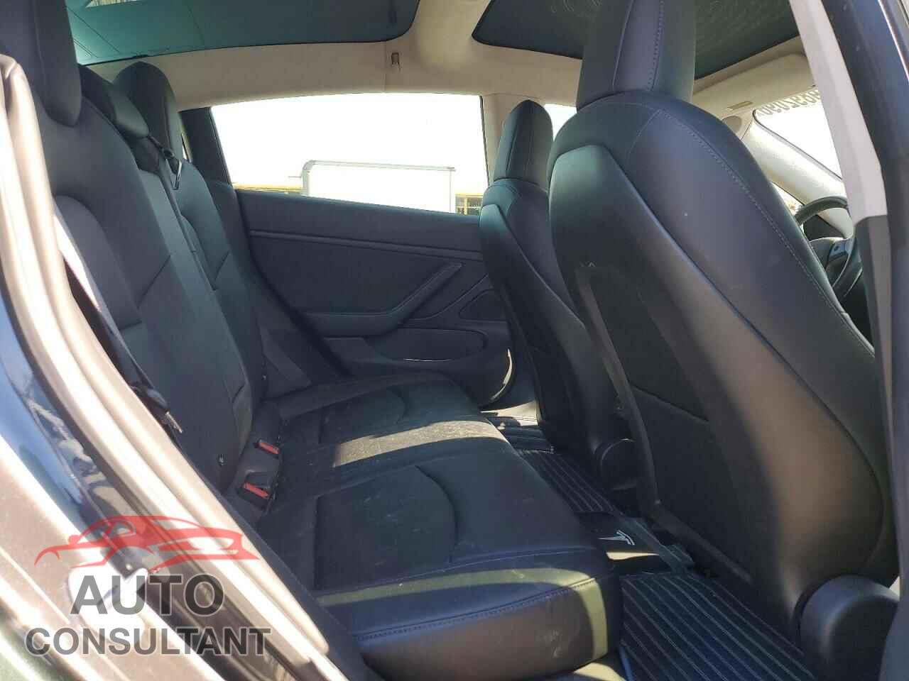 TESLA MODEL 3 2017 - 5YJ3E1EA2HF002223