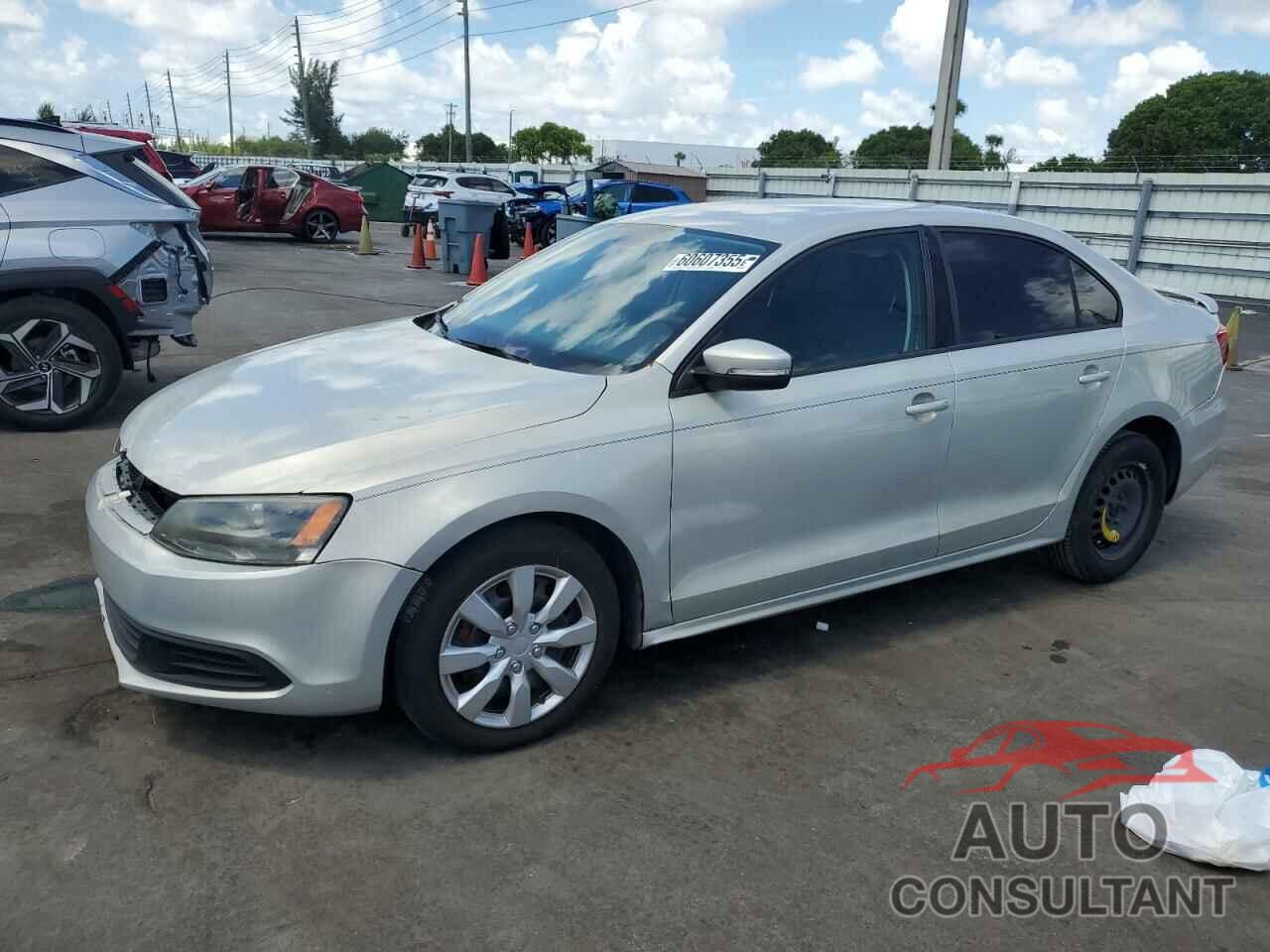 VOLKSWAGEN JETTA 2011 - 3VWDZ7AJ2BM356048