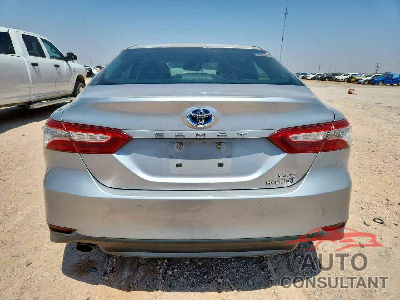 TOYOTA CAMRY 2018 - 4T1B21HK5JU008793