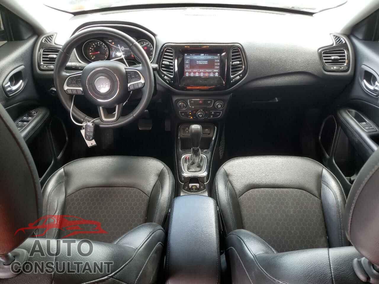 JEEP COMPASS 2018 - 3C4NJCBB0JT318384
